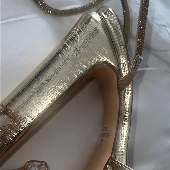 VENUS Shimmering Gold Platform Heels - Picture 3 of 7